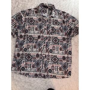 Mcedar Men’s Sz. XL Hawaiian Themed Tropical Button Down. Comf. Grt Shape